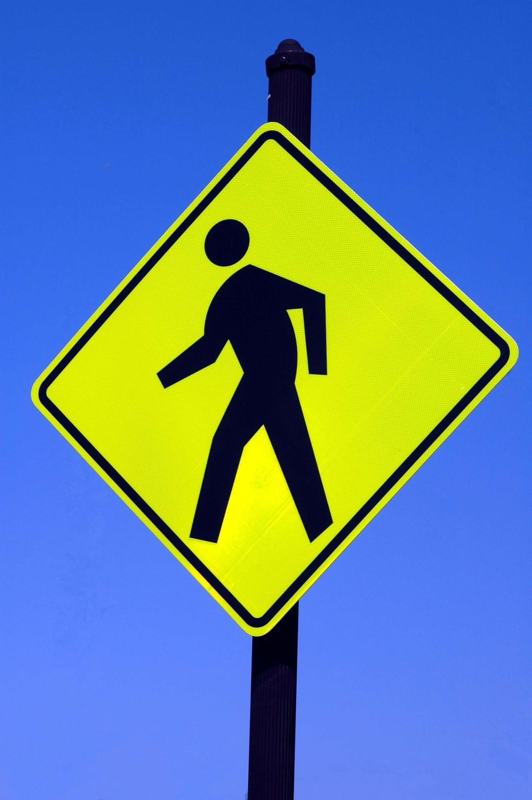 Ilustrasi-pejalan-kaki-pedestrian-walking-person-people-road-traffic-1165249-sumber-pxhere.com_-scaled.jpg